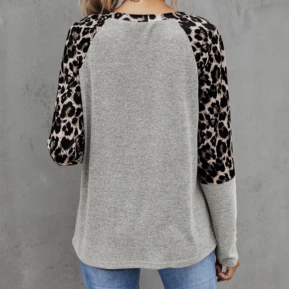 Boho gray  leopard print raglan sleeve top - Picture 8 of 9